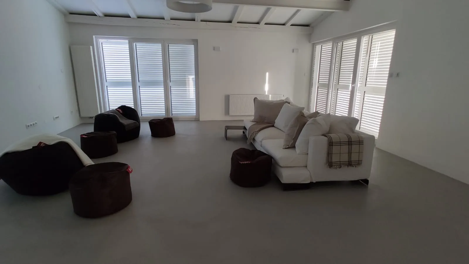 living room steel microcement underfloor heating Living room Steel microcement on underfloor heating