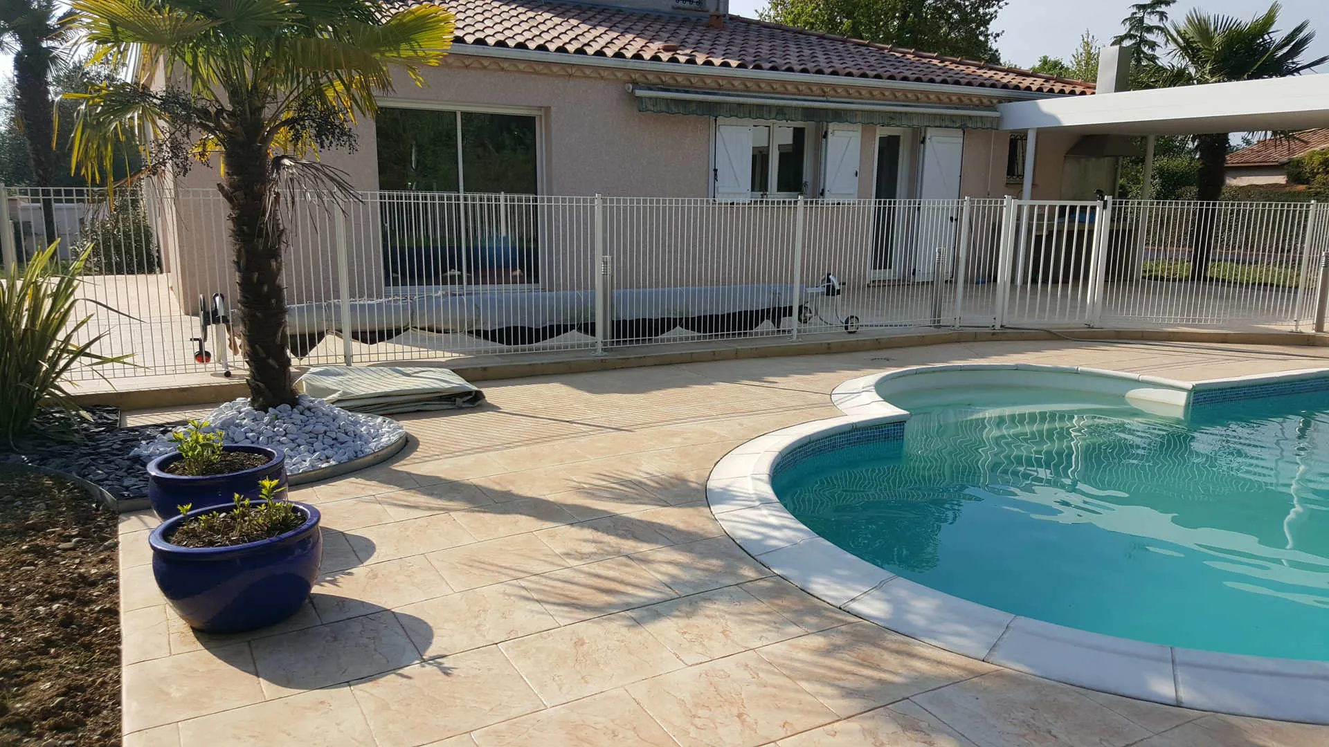 vivienda con terraza de hormigón impreso piscina vivienda con terraza de hormigón impreso piscina