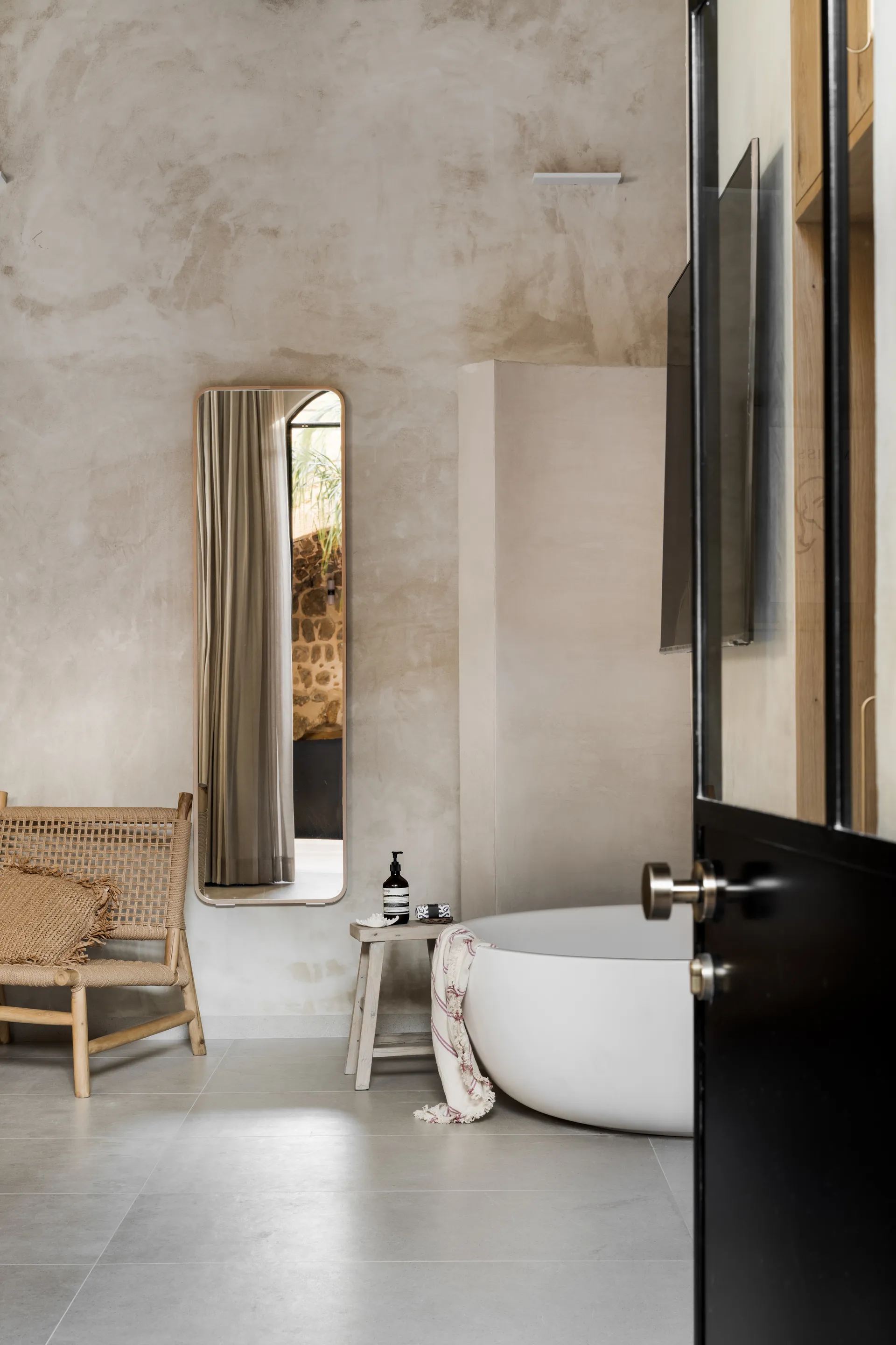 Proyecto realizado con microcemento  en Melisende Oasis